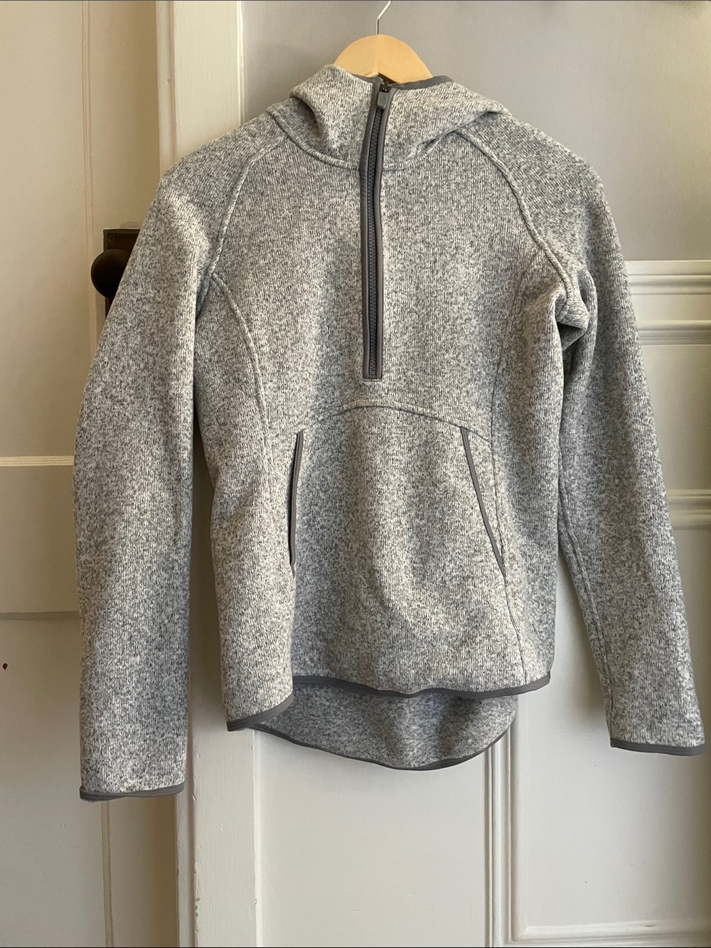 Lululemon Fleece and Thank You pullover size 6